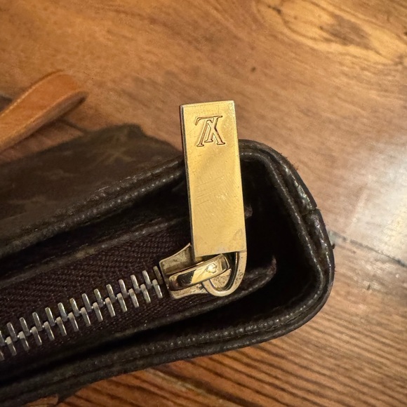 Louis Vouitton Monogram Authentic Brown Tote Handbag - Picture 7 of 16